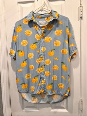 Men’s M Cotton & Co. citrus print button up shirt. 100% Viscose